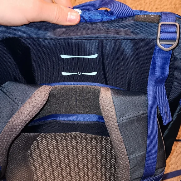 Gregory Vibrant Blue Hiking Backpack - Picture 5 of 15